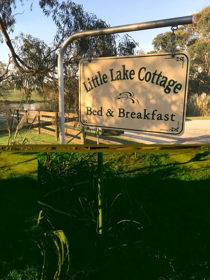Little Lake Cottage Nyora Экстерьер фото