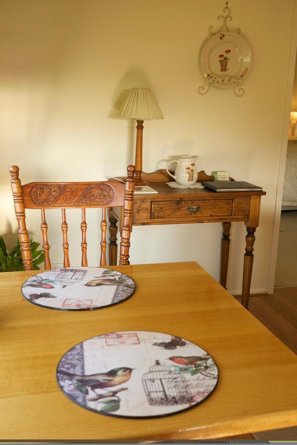 Little Lake Cottage Nyora Экстерьер фото